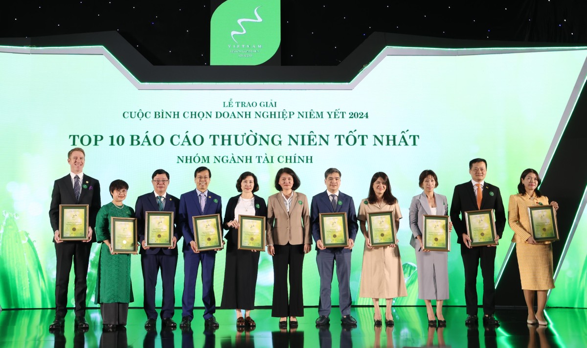 2147Vinh danh các doanh nghiệp có Báo cáo thường niên xuất sắc nhất Cuộc bình chọn Doanh nghiệp niêm yết năm 2024
