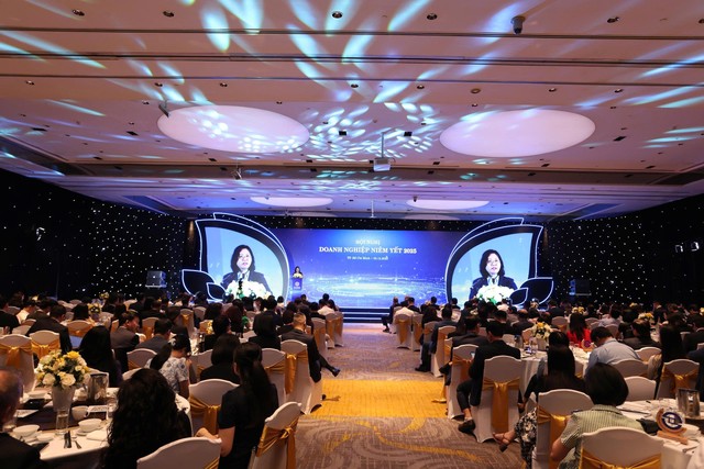 Chủ tịch UBCKNN: Thị trường chứng khoán Việt Nam được đánh giá rất sôi động, tăng trưởng hàng đầu khu vực và thế giới